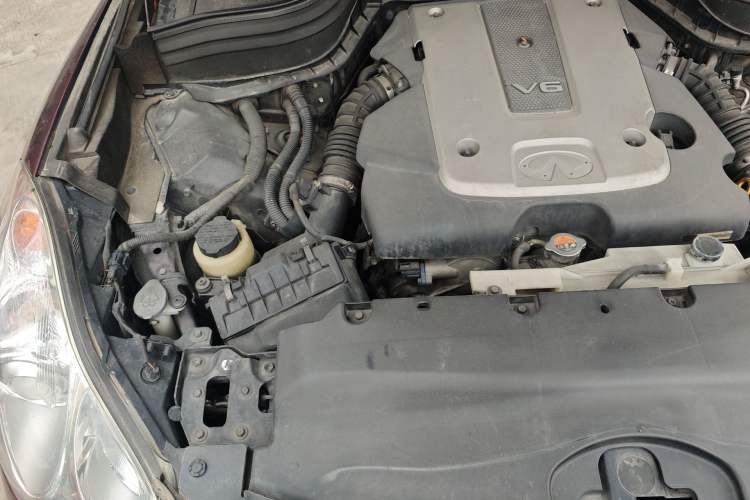 Used Infiniti QX50 2013 2.5L Two-Wheel-Drive Elegant Edition Engine Bay Right