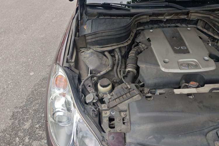 Used Infiniti QX50 2013 2.5L Two-Wheel-Drive Elegant Edition Engine Bay Right