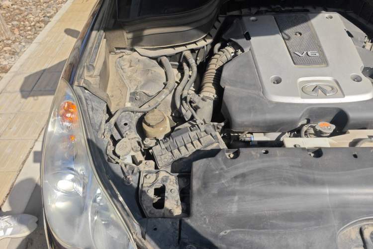 Used Infiniti QX50 2013 2.5L Two-Wheel-Drive Elegant Edition Engine Bay Right