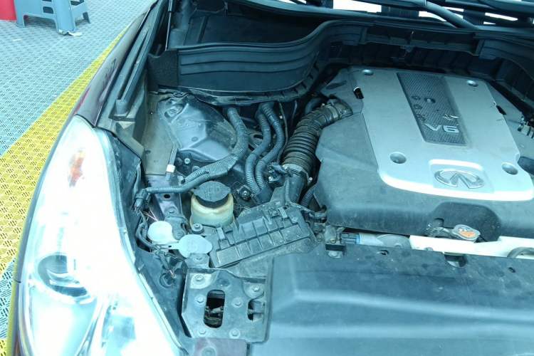 Used Infiniti QX50 2013 2.5L Two-Wheel-Drive Elegant Edition Engine Bay Right