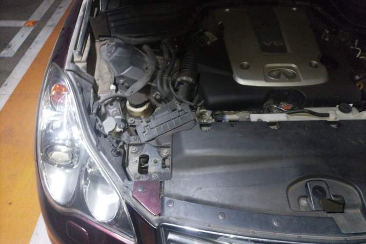 Used Infiniti QX50 2013 2.5L Two-Wheel-Drive Elegant Edition Engine Bay Right