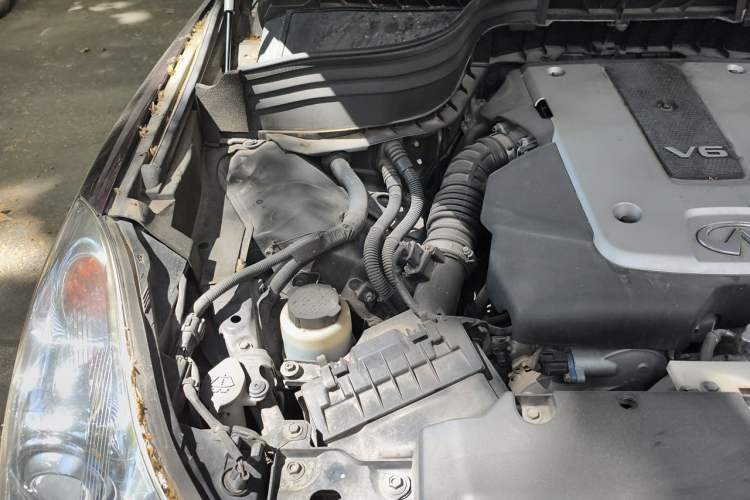Used Infiniti QX50 2013 2.5L Two-Wheel-Drive Elegant Edition Engine Bay Right