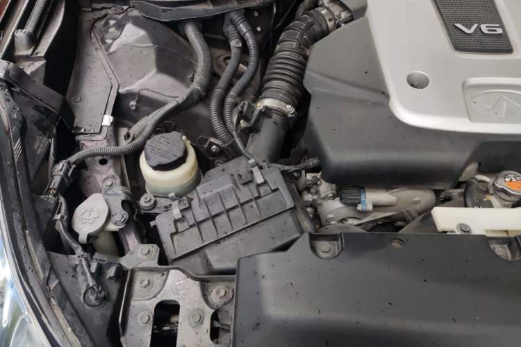 Used Infiniti QX50 2013 2.5L 4x4 Elegant Edition Engine Bay Right