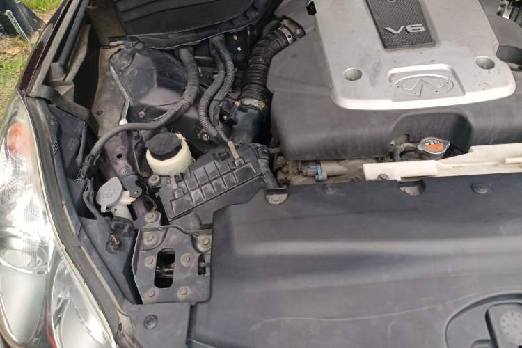 Used Infiniti QX50 2013 2.5L Two-Wheel-Drive Elegant Edition Engine Bay Right