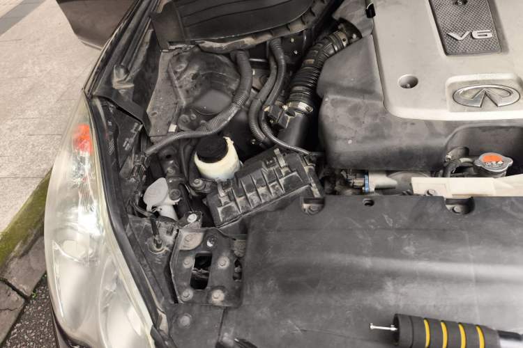 Used Infiniti QX50 2013 2.5L 4x4 Elegant Edition Engine Bay Right