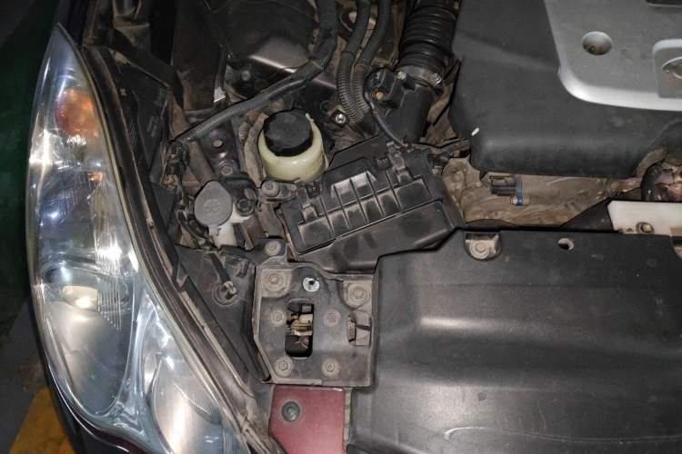 Used Infiniti QX50 2013 2.5L Two-Wheel-Drive Elegant Edition Engine Bay Right