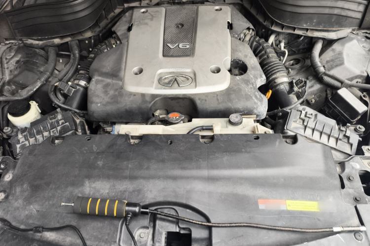 Used Infiniti QX50 2013 2.5L 4x4 Elegant Edition Engine Bay