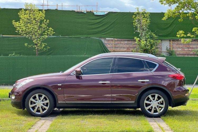 Used Infiniti QX50 2013 2.5L Two-Wheel-Drive Elegant Edition Exterior 3