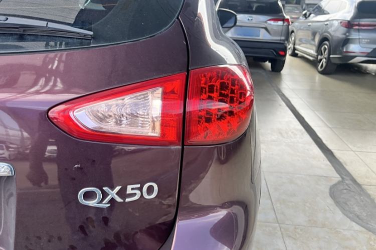 Used Infiniti QX50 2013 2.5L Two-Wheel-Drive Elegant Edition Exterior 4