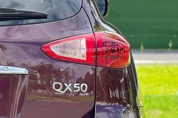 Used Infiniti QX50 2013 2.5L Two-Wheel-Drive Elegant Edition Exterior 6