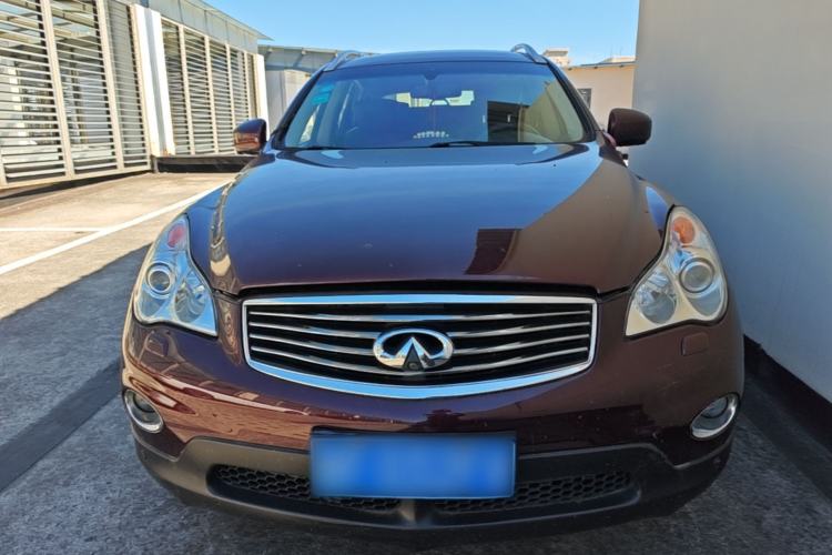 Used Infiniti QX50 2013 2.5L Two-Wheel-Drive Elegant Edition Front