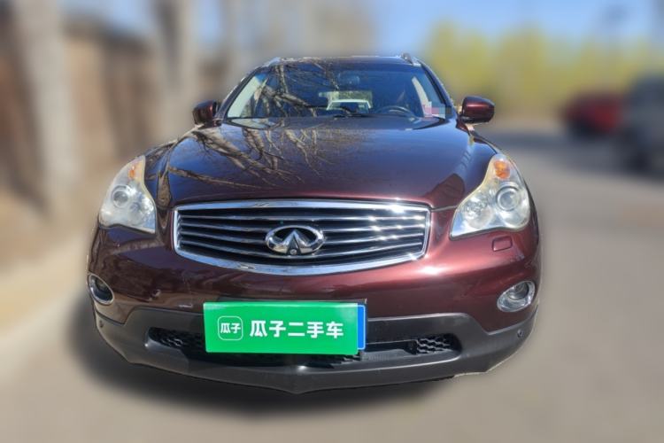 Used Infiniti QX50 2013 2.5L Two-Wheel-Drive Elegant Edition Front