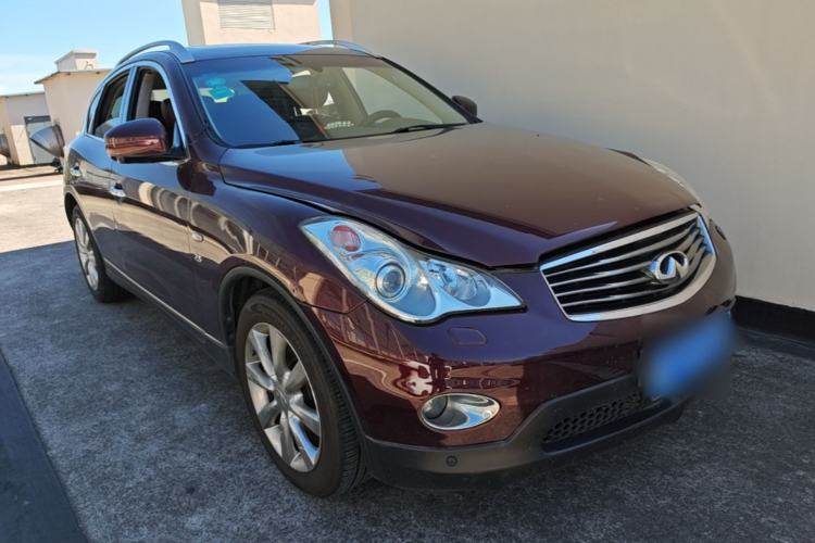Used Infiniti QX50 2013 2.5L Two-Wheel-Drive Elegant Edition Front Right 45 Deg