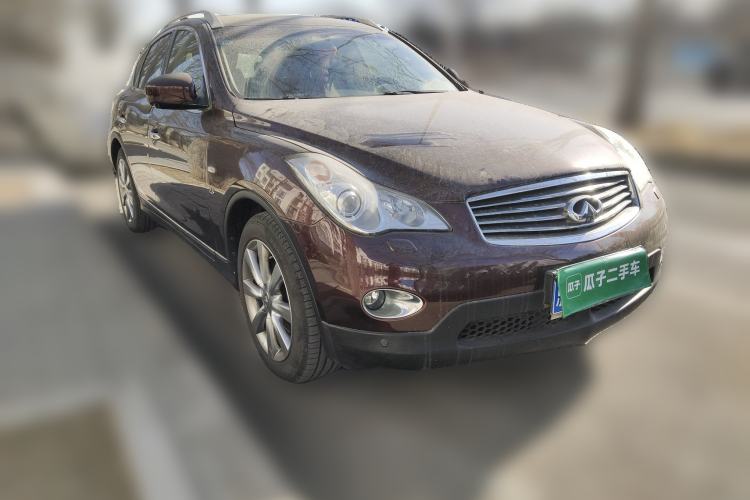 Used Infiniti QX50 2013 2.5L Two-Wheel-Drive Elegant Edition Front Right 45 Deg