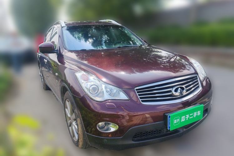 Used Infiniti QX50 2013 2.5L Two-Wheel-Drive Elegant Edition Front Right 45 Deg