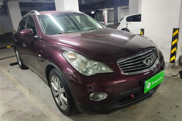 Used Infiniti QX50 2013 2.5L Two-Wheel-Drive Elegant Edition Front Right 45 Deg