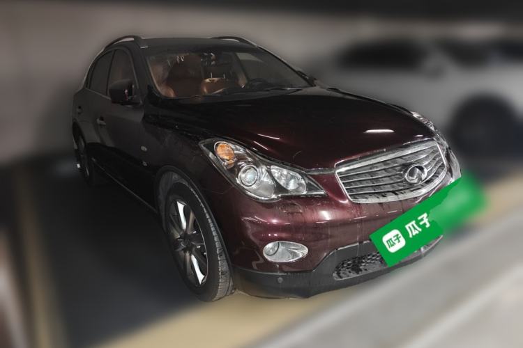 Used Infiniti QX50 2013 2.5L Two-Wheel-Drive Elegant Edition Front Right 45 Deg