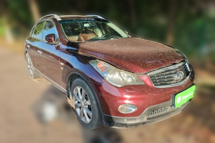 Used Infiniti QX50 2013 2.5L Two-Wheel-Drive Elegant Edition Front Right 45 Deg