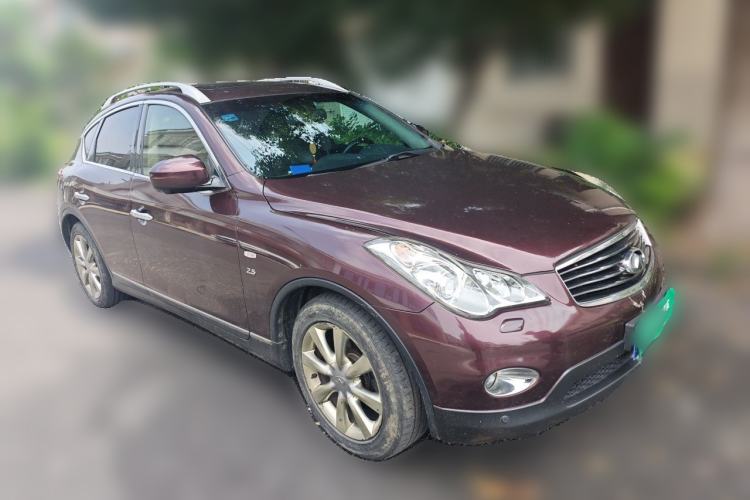 Used Infiniti QX50 2013 2.5L Two-Wheel-Drive Elegant Edition Front Right 45 Deg
