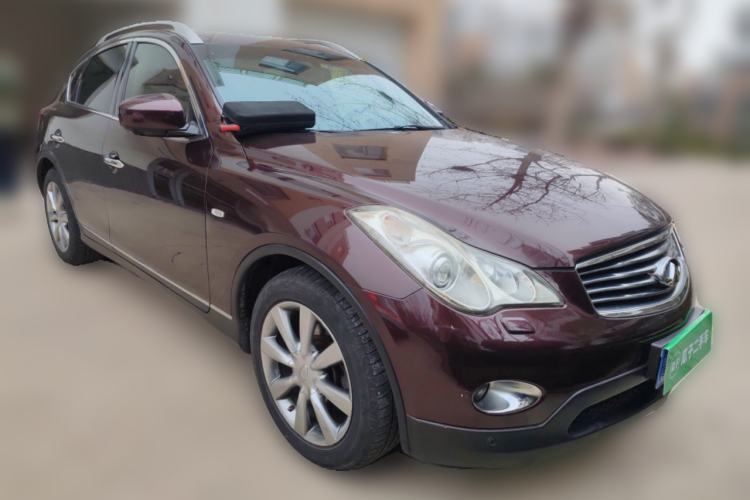 Used Infiniti QX50 2013 2.5L Two-Wheel-Drive Elegant Edition Front Right 45 Deg
