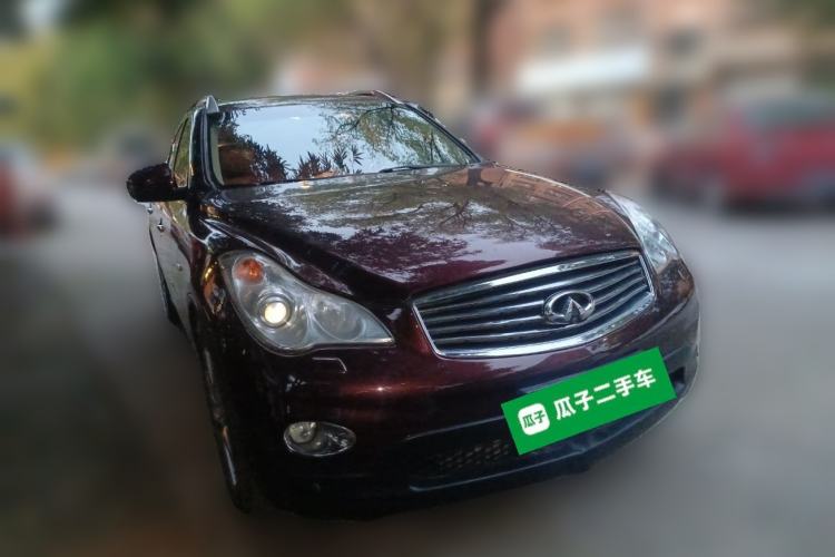 Used Infiniti QX50 2013 2.5L Two-Wheel-Drive Elegant Edition Front Right 45 Deg