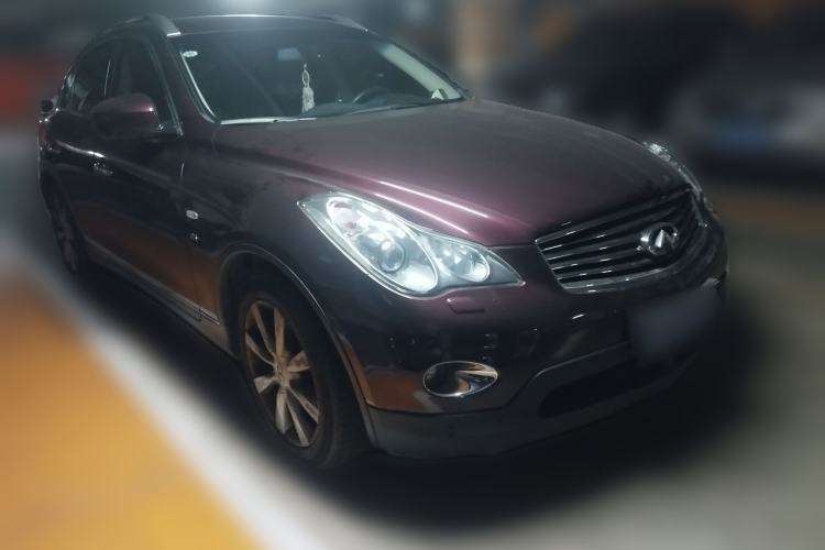 Used Infiniti QX50 2013 2.5L Two-Wheel-Drive Elegant Edition Front Right 45 Deg