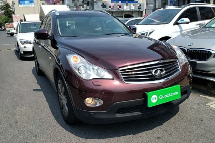 Used Infiniti QX50 2013 2.5L Two-Wheel-Drive Elegant Edition Front Right 45 Deg