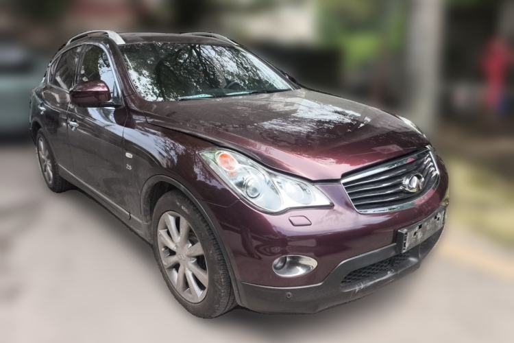 Used Infiniti QX50 2013 2.5L Two-Wheel-Drive Elegant Edition Front Right 45 Deg