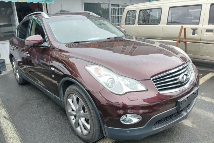 Used Infiniti QX50 2013 2.5L Two-Wheel-Drive Elegant Edition Front Right 45 Deg