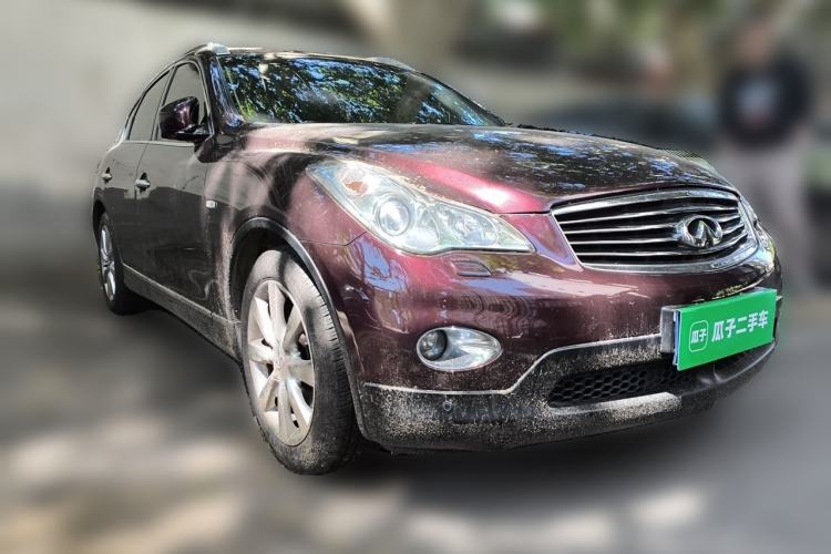 Used Infiniti QX50 2013 2.5L Two-Wheel-Drive Elegant Edition Front Right 45 Deg