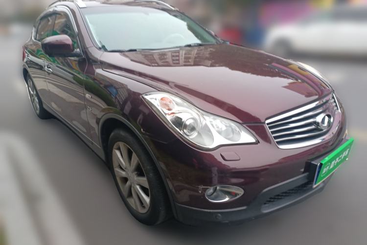 Used Infiniti QX50 2013 2.5L Two-Wheel-Drive Elegant Edition Front Right 45 Deg