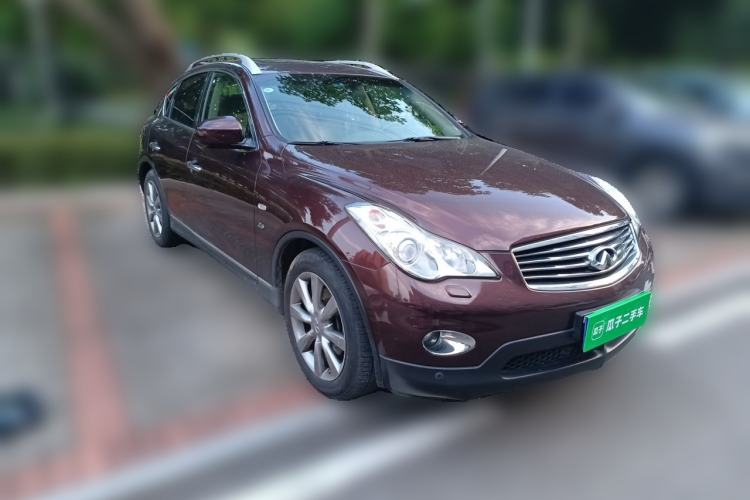 Used Infiniti QX50 2013 2.5L Two-Wheel-Drive Elegant Edition Front Right 45 Deg