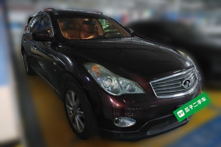 Used Infiniti QX50 2013 2.5L Two-Wheel-Drive Elegant Edition Front Right 45 Deg