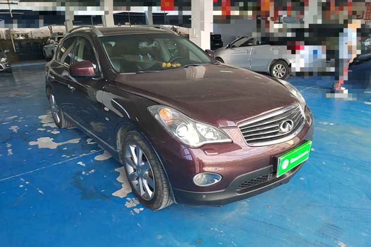 Used Infiniti QX50 2013 2.5L Two-Wheel-Drive Elegant Edition Front Right 45 Deg