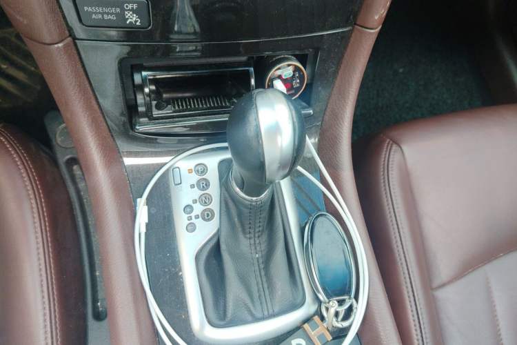 Used Infiniti QX50 2013 2.5L Two-Wheel-Drive Elegant Edition Gear Lever