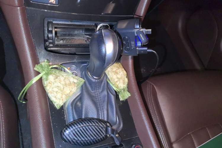 Used Infiniti QX50 2013 2.5L Two-Wheel-Drive Elegant Edition Gear Lever