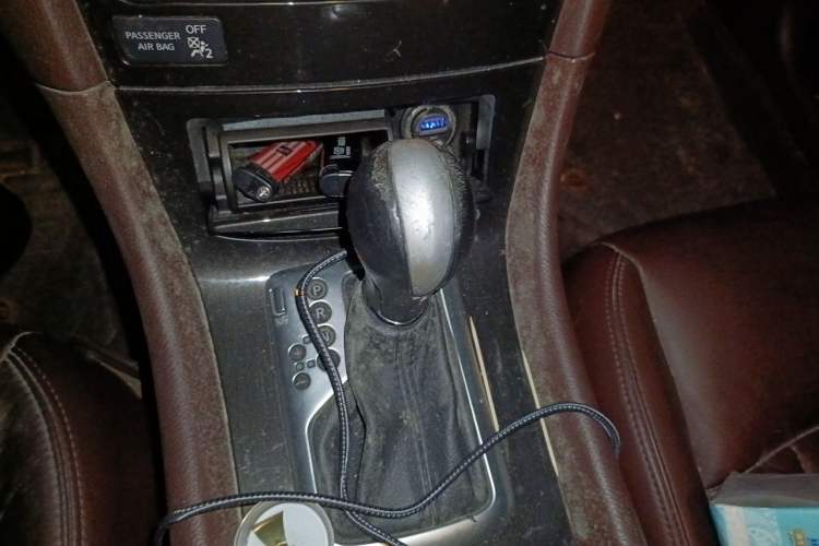 Used Infiniti QX50 2013 2.5L 4x4 Elegant Edition Gear Lever