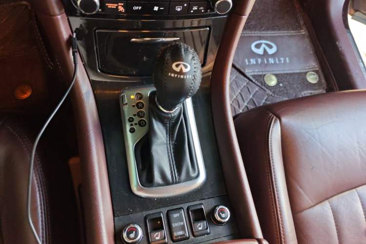 Used Infiniti QX50 2013 2.5L Two-Wheel-Drive Elegant Edition Gear Lever