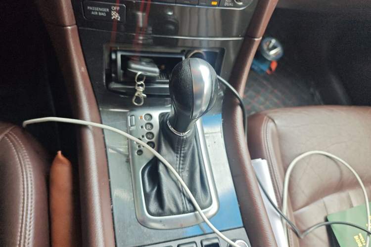 Used Infiniti QX50 2013 2.5L Two-Wheel-Drive Elegant Edition Gear Lever