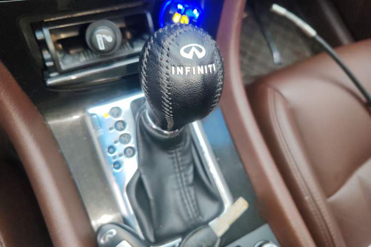 Used Infiniti QX50 2013 2.5L Two-Wheel-Drive Elegant Edition Gear Lever