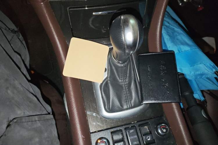 Used Infiniti QX50 2013 2.5L Two-Wheel-Drive Zunya Edition Gear Lever