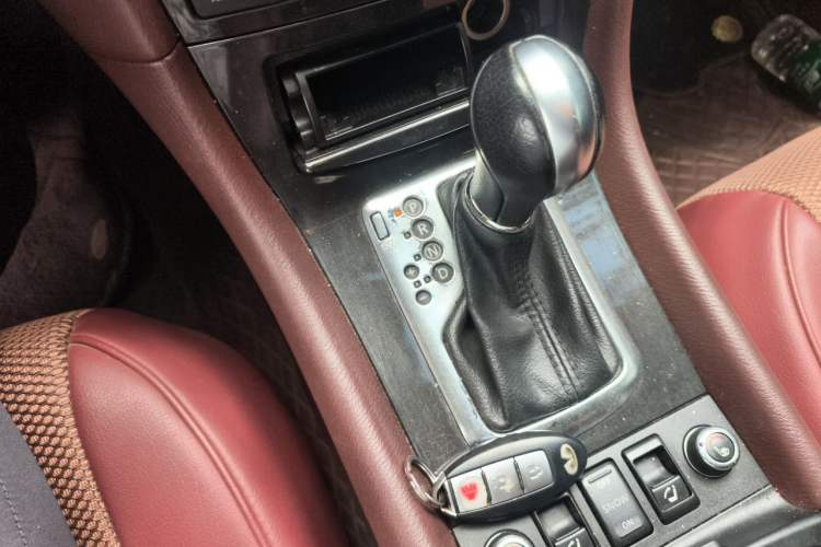 Used Infiniti QX50 2013 2.5L Two-Wheel-Drive Elegant Edition Gear Lever