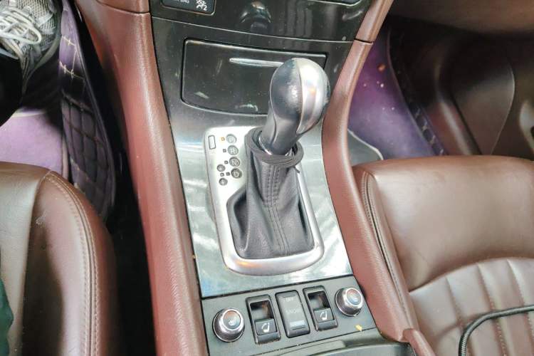 Used Infiniti QX50 2013 2.5L Two-Wheel-Drive Elegant Edition Gear Lever