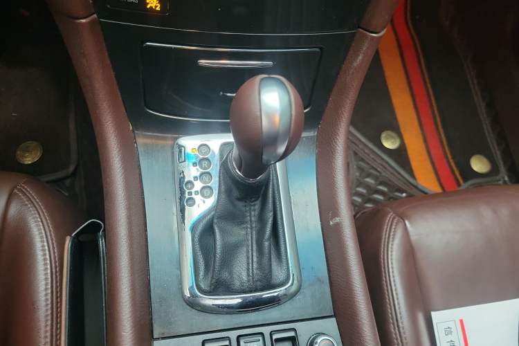 Used Infiniti QX50 2013 2.5L Two-Wheel-Drive Elegant Edition Gear Lever
