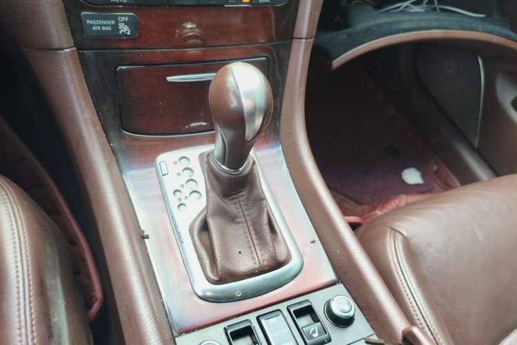 Used Infiniti QX50 2013 2.5L 4x4 Luxury Edition Gear Lever