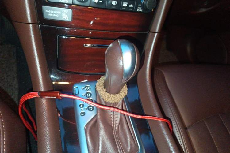 Used Infiniti QX50 2013 2.5L Two-Wheel-Drive Elegant Edition Gear Lever