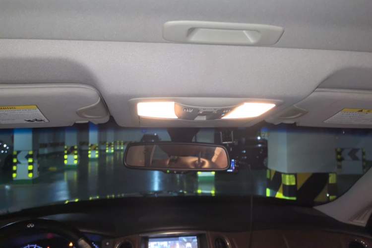 Used Infiniti QX50 2013 2.5L Two-Wheel-Drive Elegant Edition Headliner