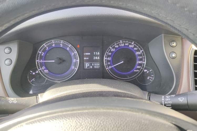 Used Infiniti QX50 2013 2.5L Two-Wheel-Drive Elegant Edition Instrument Cluster