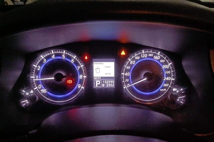 Used Infiniti QX50 2013 2.5L 4x4 Elegant Edition Instrument Cluster