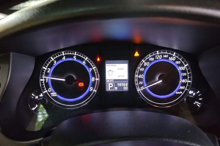 Used Infiniti QX50 2013 2.5L Two-Wheel-Drive Elegant Edition Instrument Cluster